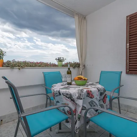 Vojin * Τρογκίρ