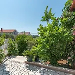 Vojin Apartment