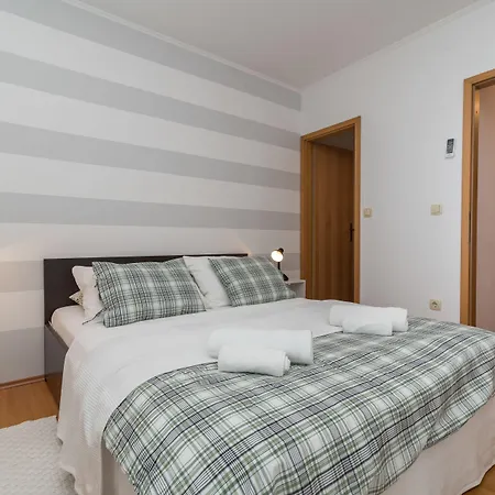 Vojin Apartman Trogir