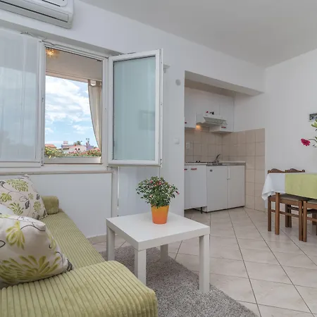 Vojin Apartman Trogir