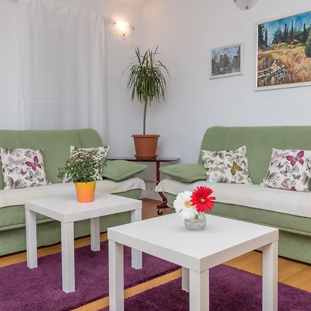 Vojin Apartman Trogir