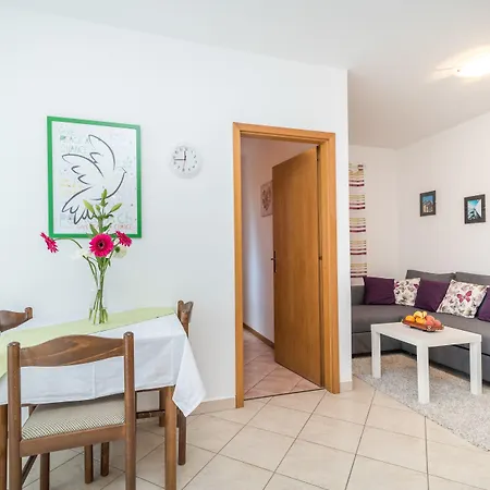 Vojin Apartman Trogir