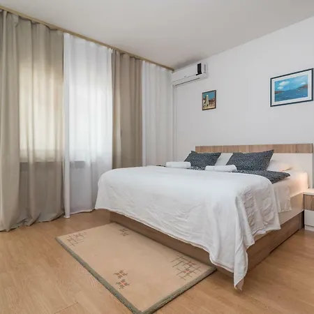 Vojin Apartman *